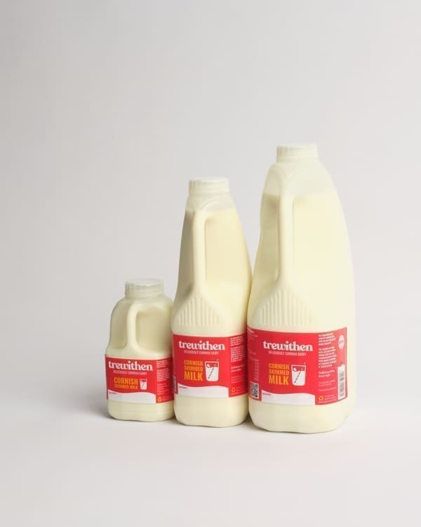 Three sizes of skimmed milk